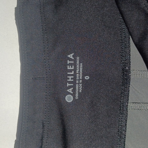 Athleta Ascender Shorts 4" inseam women's 0 Herb Olive color with stripes+pocket - Picture 4 of 17